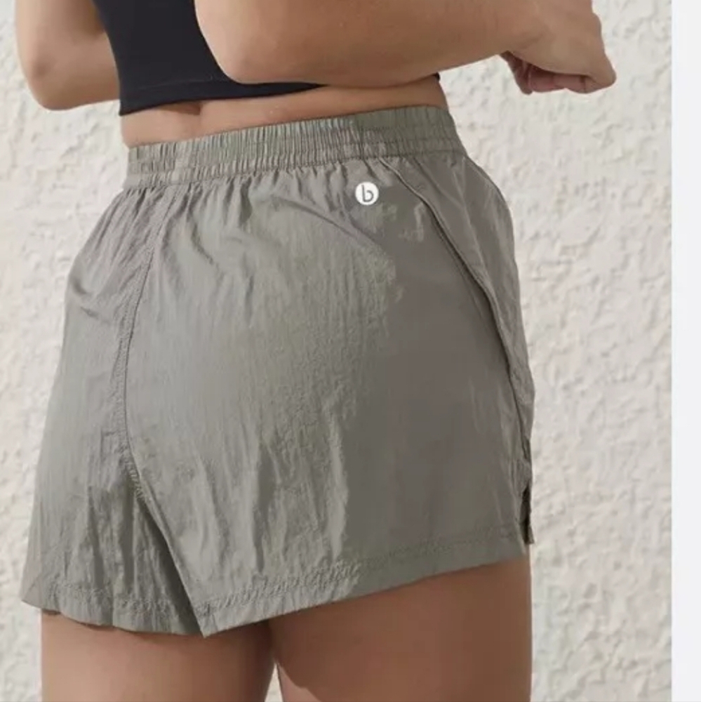 Cotton On Body Warm Up Woven Short in green size S